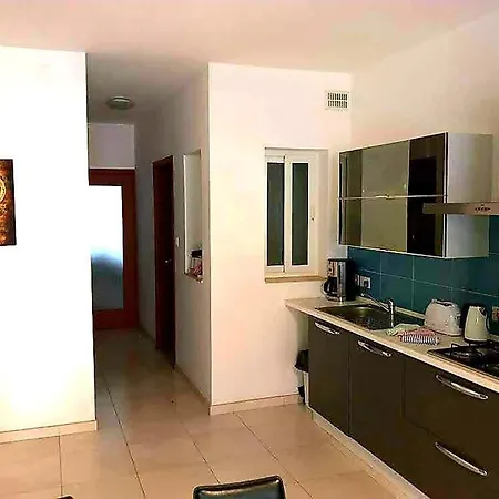 Apartment Let Me Host -sliema Waterfront Sliema