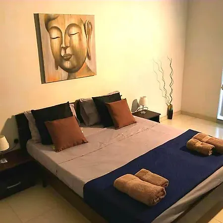 Apartment Let Me Host -sliema Waterfront Sliema