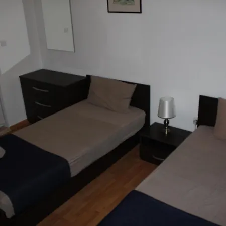 Let Me Host -sliema Waterfront
