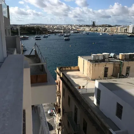 Let Me Host -sliema Waterfront