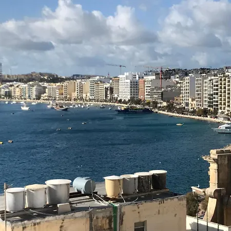 Let Me Host -sliema Waterfront *